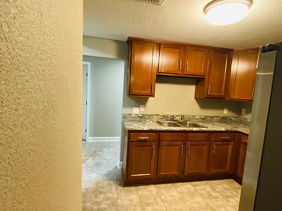 5th image of 1135 W 26th St