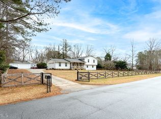 135 Gilbert Rd, Fayetteville, GA 30214