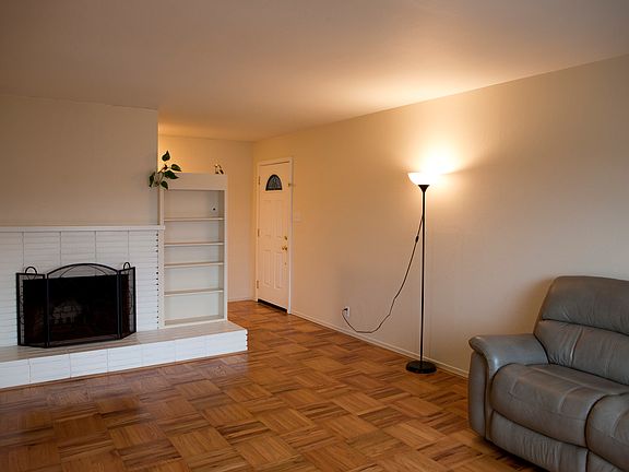 3rd image of 274 San Fernando Way