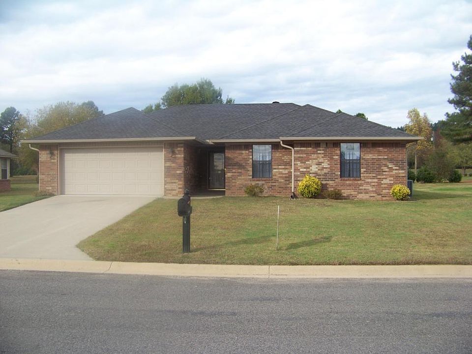 1st image of 206 Willow Oak Dr