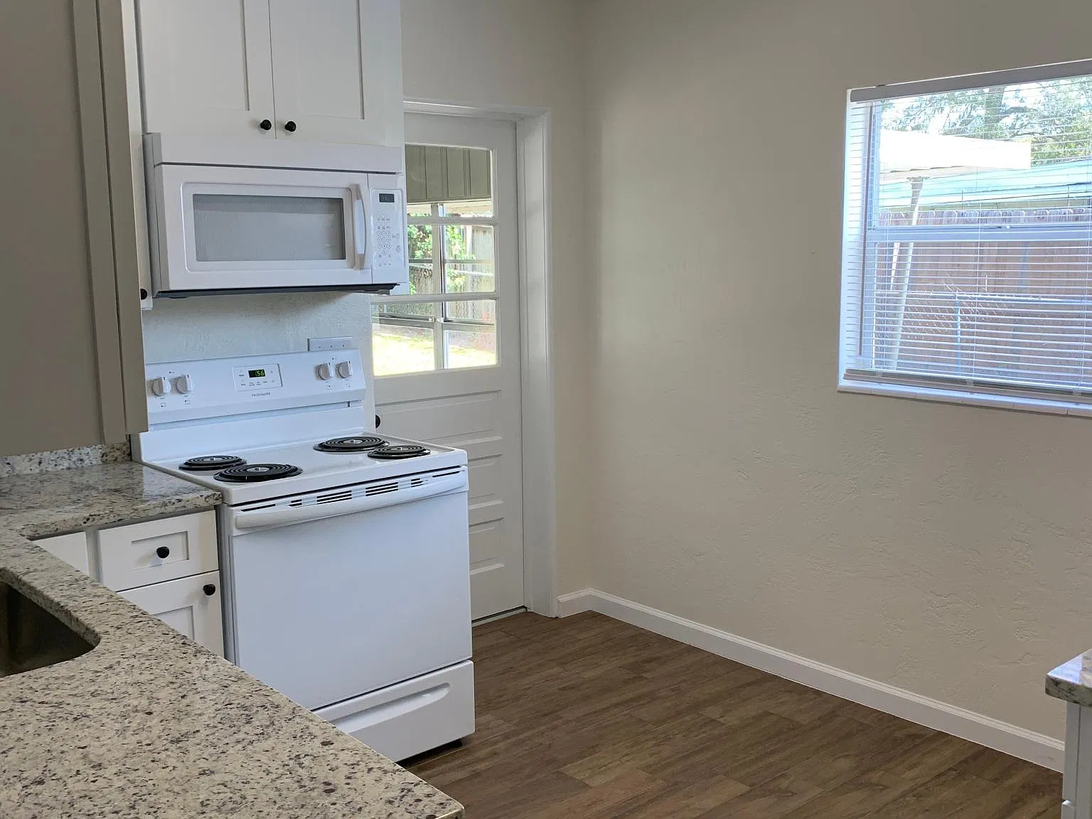 125 E Kentucky Ave — Photo 4