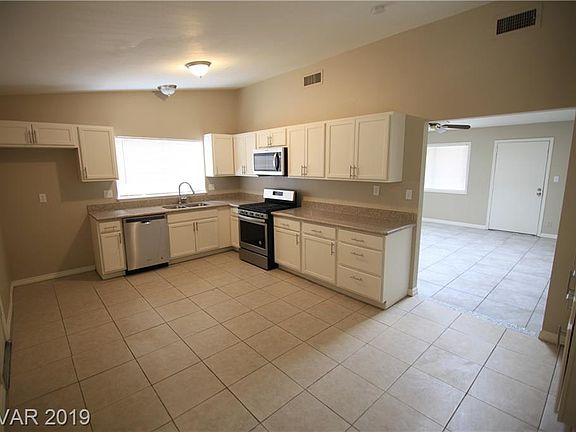 3rd image of 1781 Arden St