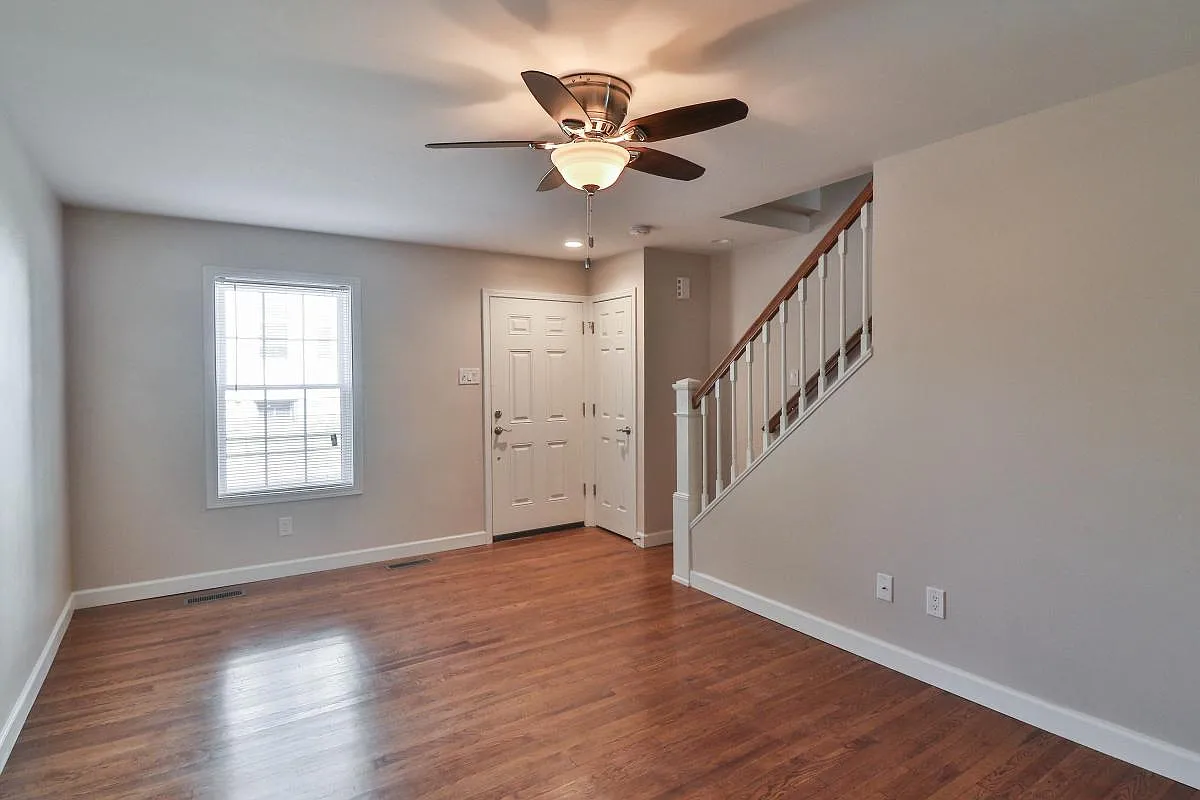 2 bed, 1.5 bath, 1150 sqft, $1,950 — Photo 3