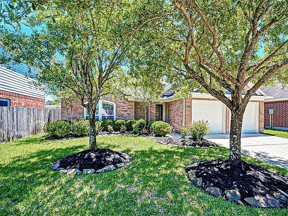 3rd image of 20915 Avery Cove Ln