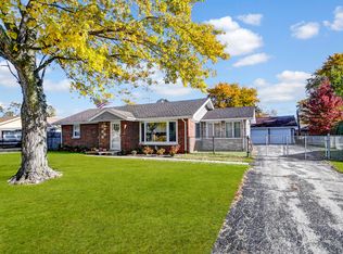 9417 S 76th Ct, Hickory Hills, IL 60457