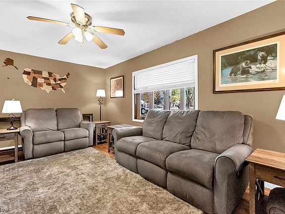 3rd image of 1816 Bathgate Ave