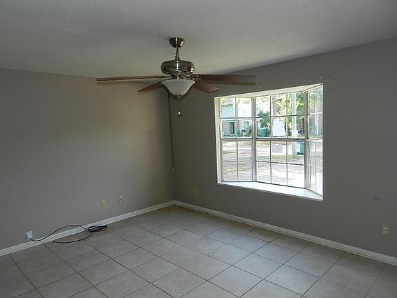 3rd image of 114 Valencia Dr #114