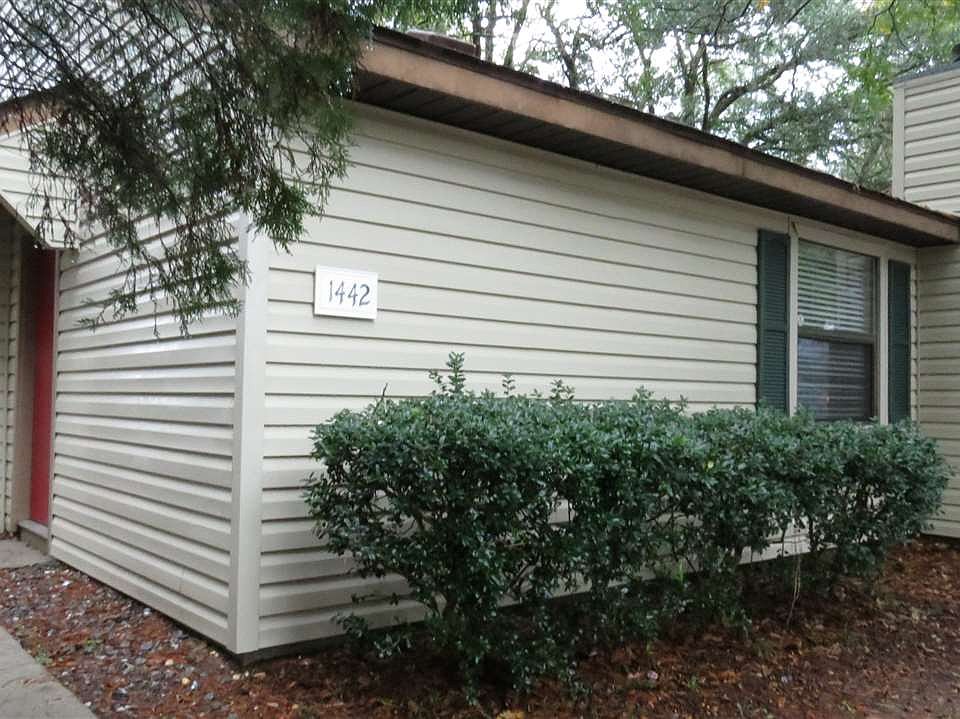 1st image of 1442 Live Oak Dr