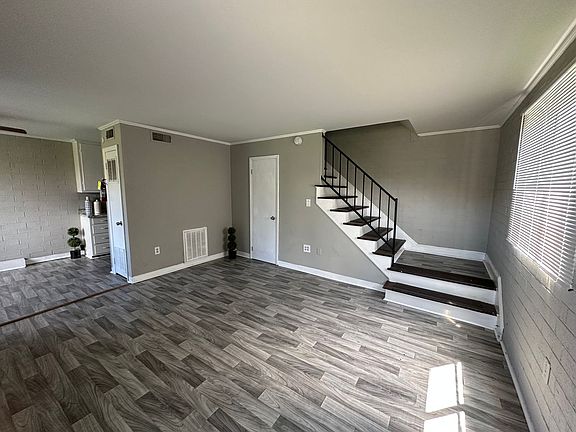 2nd image of 1114 S Aspen St #109