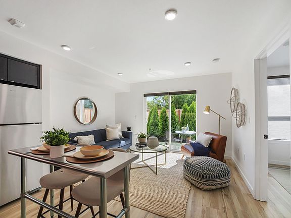 4th image of 5780-5790 N Greeley Ave #5790/02