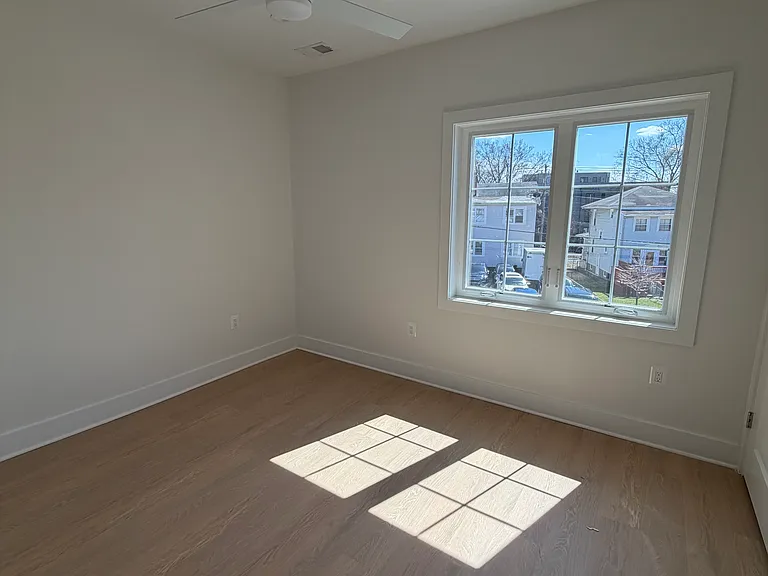 1001 Douglas St NE #A — Photo 9