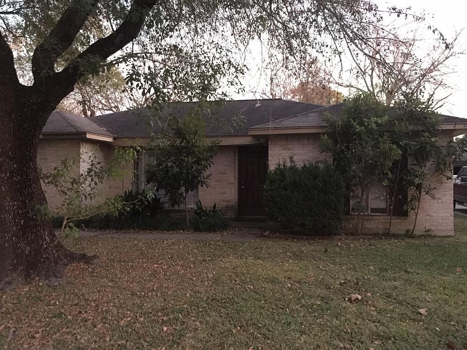 1st image of 15170 Dogwood Tree St