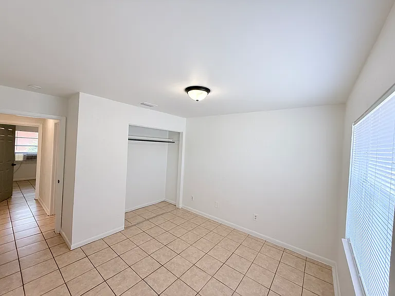 715 Georgia St #1 — Photo 6