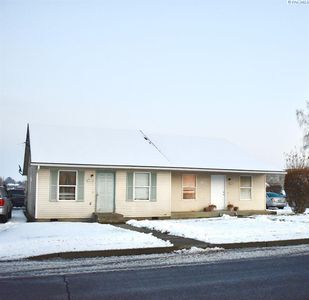 109 N Wilson Hwy, Grandview, WA, 98930