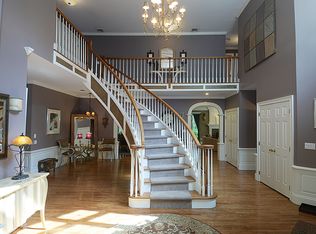 30 Norrans Ridge Dr, Ridgefield, CT 06877