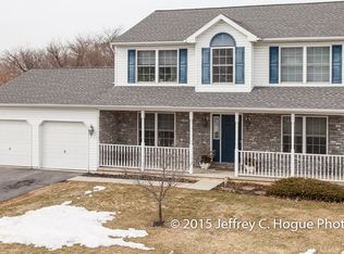 405 E Penn St, Topton, PA 19562