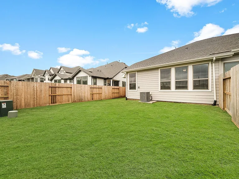 1547 Crystal Stream Dr — Photo 31