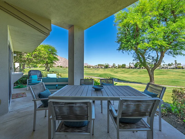 Outdoor dining overlooking the golf course
