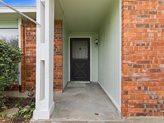 3rd image of 5733 Maiden Ln
