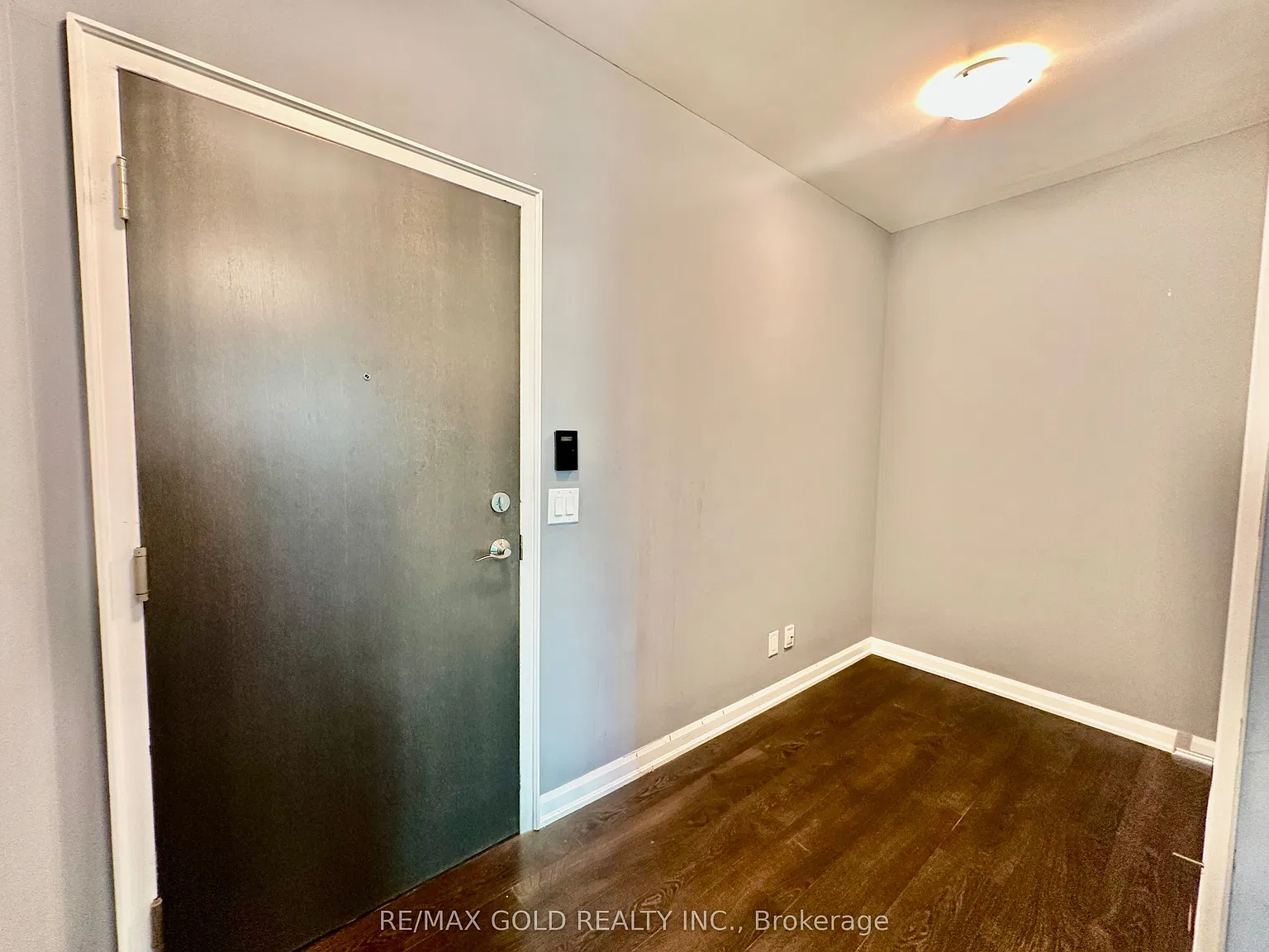 3 bed, $3,200 — Photo 2