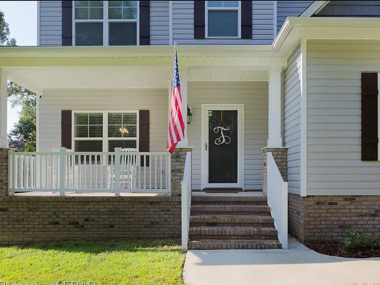 550 Townsend Rd — Photo 3