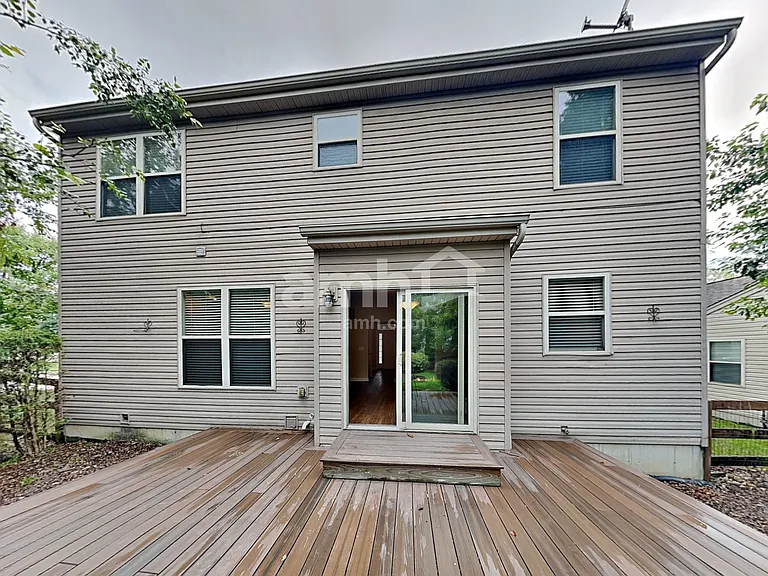270 Huntington Dr — Photo 23