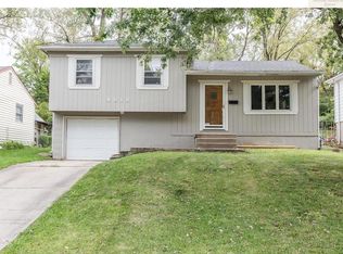 4819 N Tullis Dr, Kansas City, MO 64119