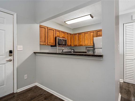 5th image of 120 15th St E APT 919