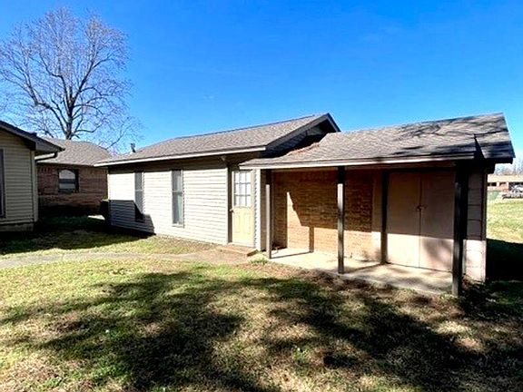 4th image of 908 Oakdale St