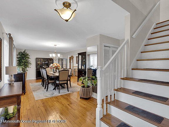 4th image of 139 Cardinal Drive