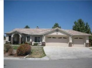 13060 Pinewood Ln, Yucaipa, CA 92399