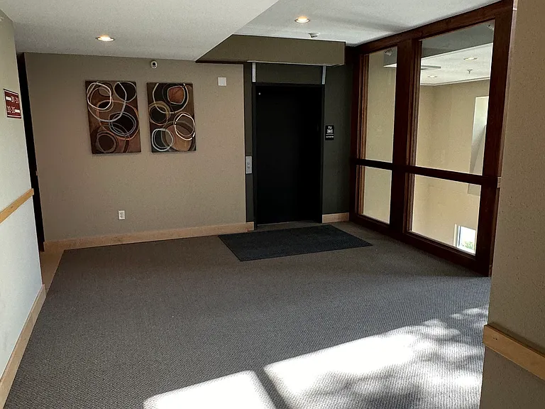 Mosaic Apartments — Photo 6