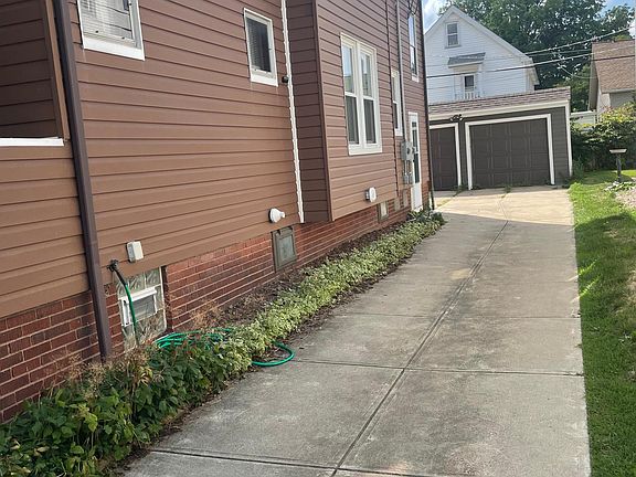 5th image of 2126 Lewis Dr
