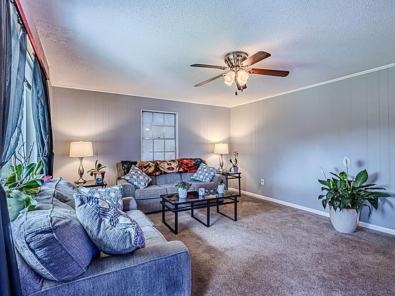 4th image of 1205 Stephens Dr