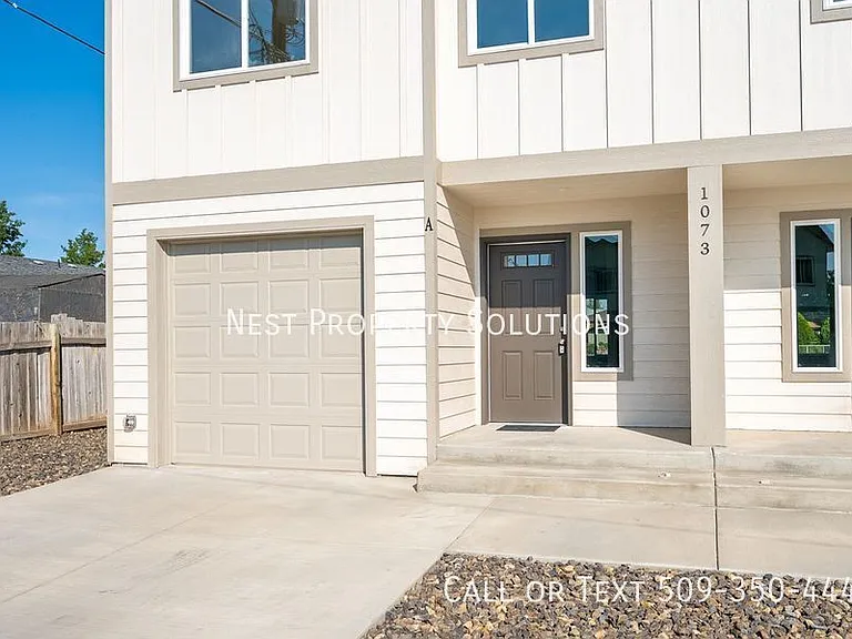 1070 S Grand Dr #B — Photo 3