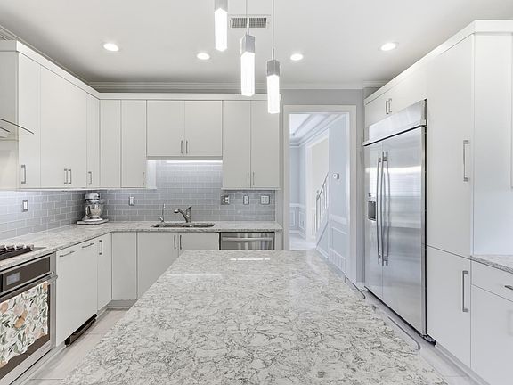 4th image of 2053 Johnson Rd