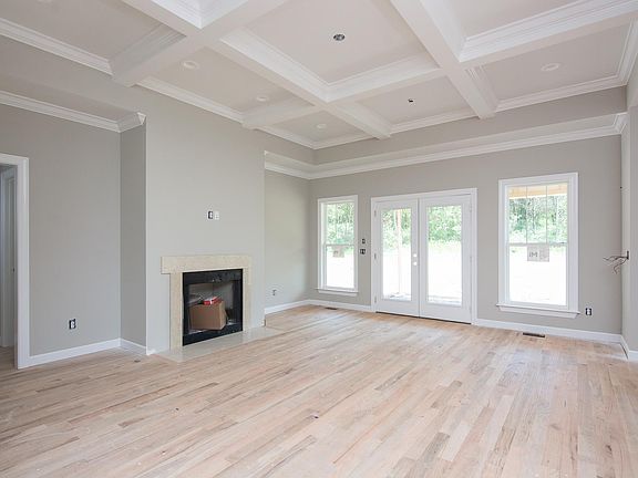 3rd image of 909 Redstone Ln