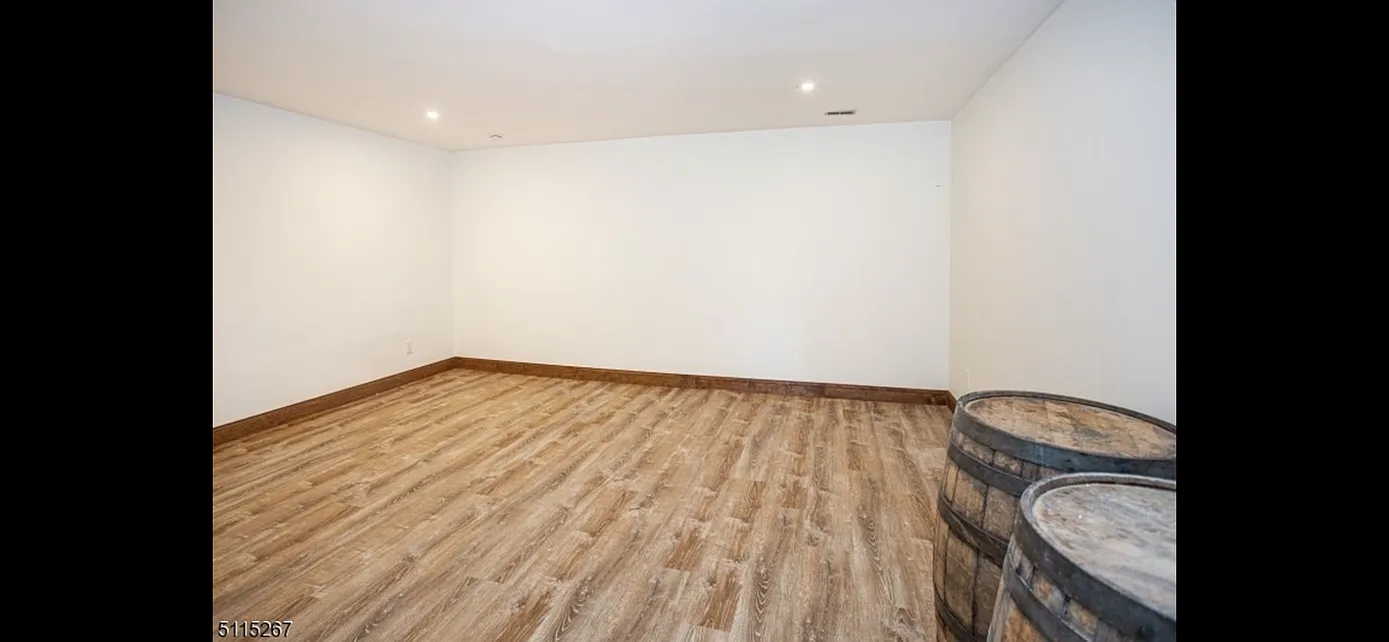 2 bed, 1368 sqft, $2,300 — Photo 3