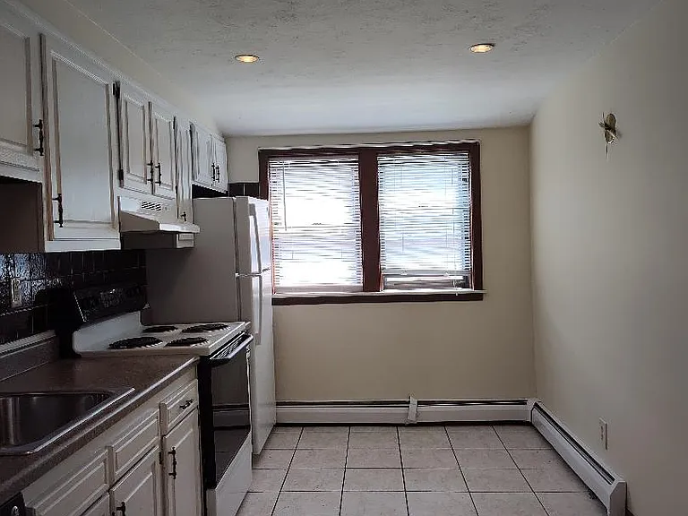 83 Elm St #4 — Photo 5