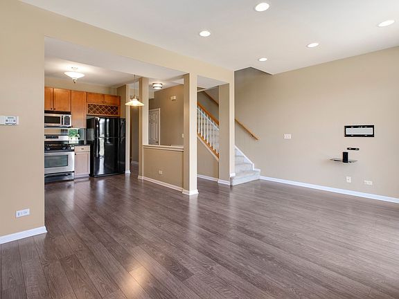 3rd image of 1905 Cobblestone Dr