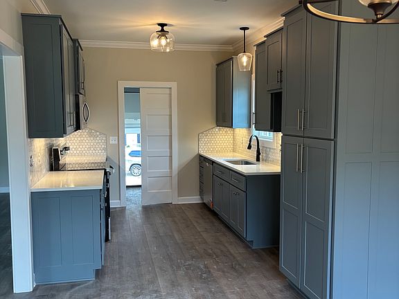 5th image of 515 Dottie Dr