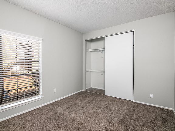 5th image of 3056 Commodore Dr #224