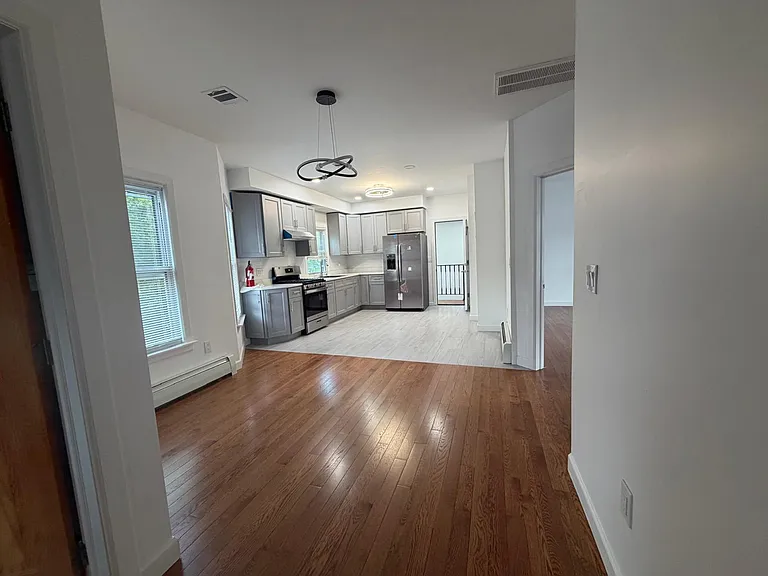 49 Mercer St #2 — Photo 2