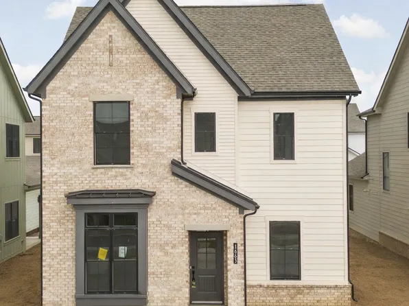 1663 Carrollton Rail Dr, Westfield, IN 46074