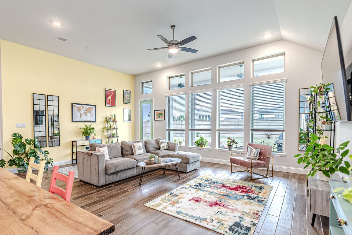 next background image