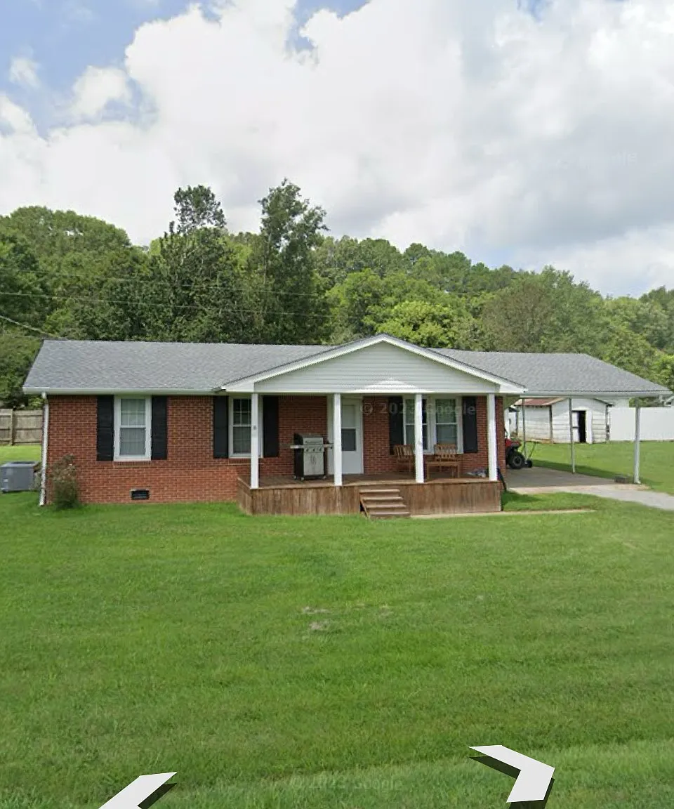 3 bed, 1025 sqft, $1,650 — Photo 1