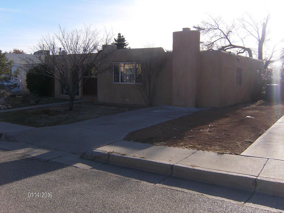 1st image of 3017 Solano Dr NE