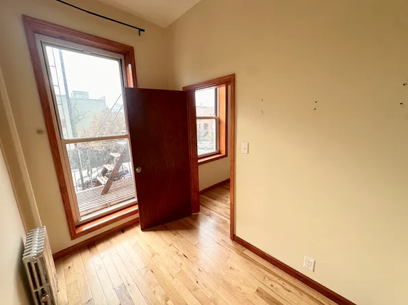 289 Columbia Street image 10 of 15