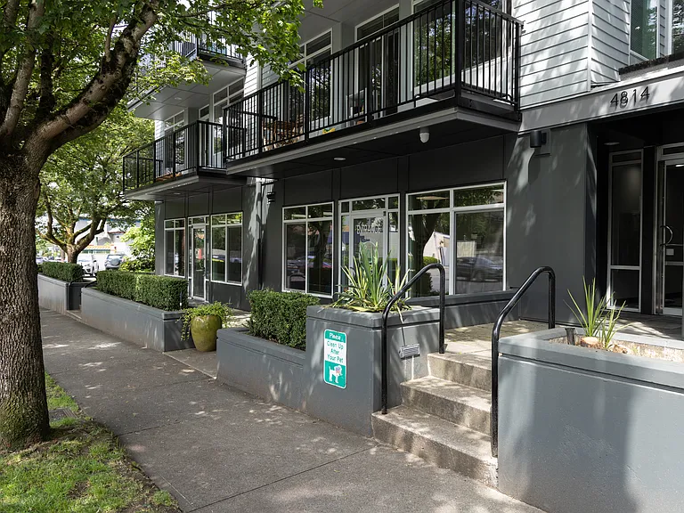 Interlake Place — Photo 15