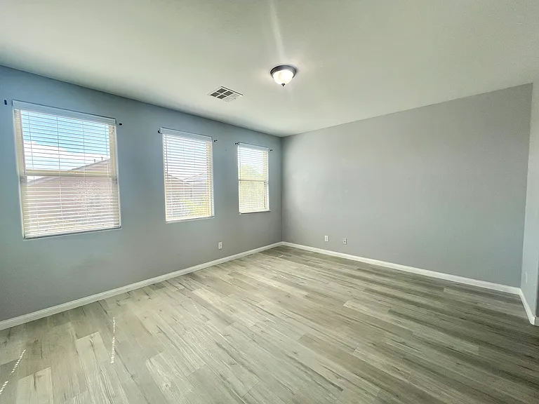 576 Glassford Ct — Photo 29